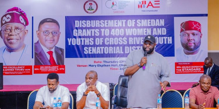 Sen. Ekpenyong Facilitates Grants for 400 Constituents