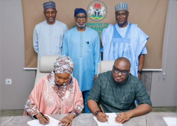 FG, AFC Seal $1.3 Billion Alumina Investment Pact