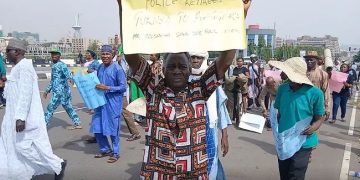 Retired Police Storm Villa Gate, Call Contributory Pension Scheme a ‘Killer Disease’