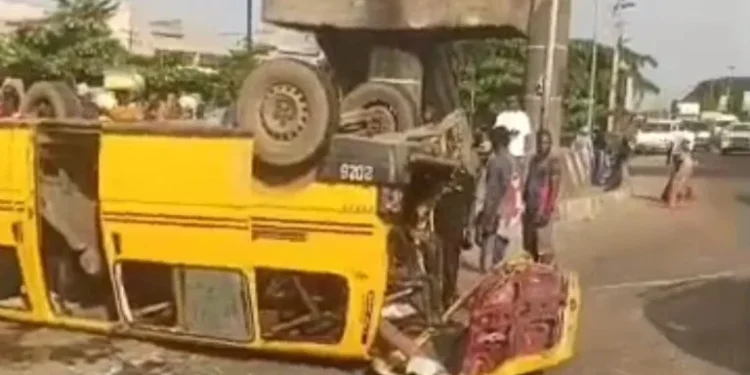 LASTMA rescues two after multi-vehicle crash on Lagos expressway