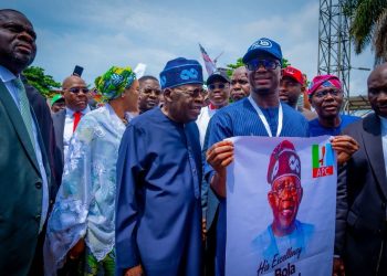 Tinubu, Wife Vote in Lagos as APC Presidential Primary Kicks off