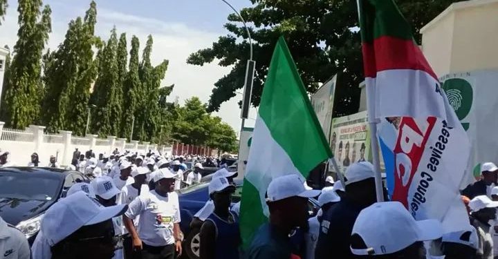 Jubilation Erupts at APC Headquarters as Tinubu Records Early Lead in Primary Election