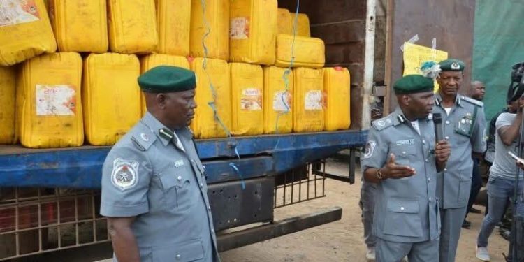 Customs Intercepts 3,310 Jerry Cans of Smuggled Vegetable Oil