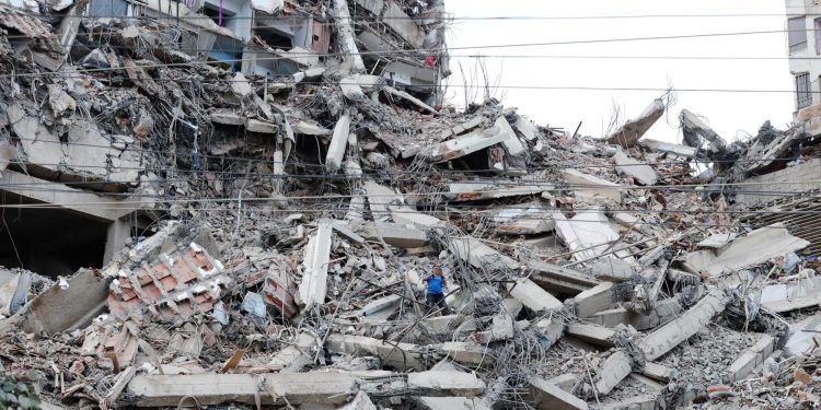 Venezuela’s Earthquakes Death Toll Rises to 920, over 170 Still Trapped