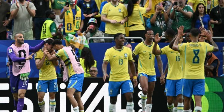 Brazil Beat Japan 2-1 to Reach World Cup Round 16