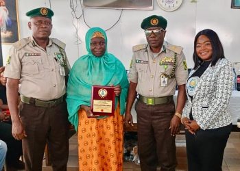 NCoS Rewards Inmate For Outstanding Conduct
