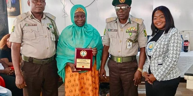 NCoS Rewards Inmate For Outstanding Conduct