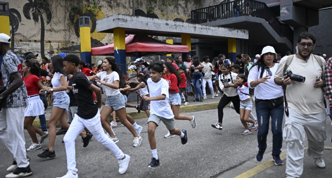 32 Killed, Over 700 Injured as Powerful Earthquakes Rock Venezuela