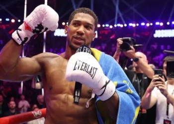 Joshua Honours Late Coaches After Comeback Win, Targets Tyson Fury Clash