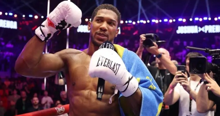 Joshua Honours Late Coaches After Comeback Win, Targets Tyson Fury Clash