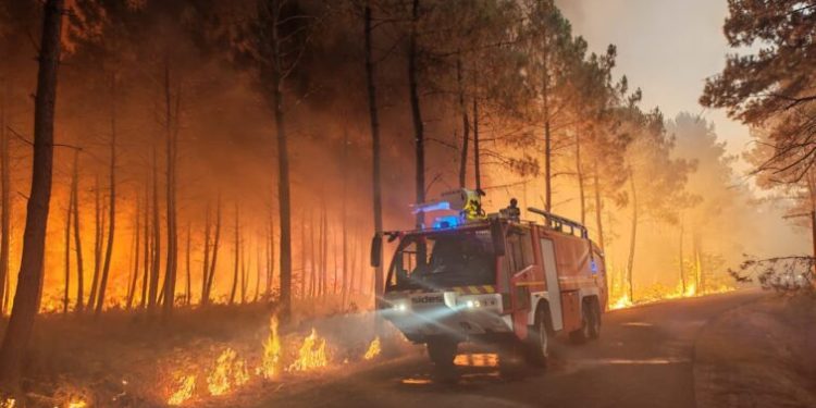 ‎Spain, France Seek EU Support as Deadly Wildfires Trigger Mass Evacuations