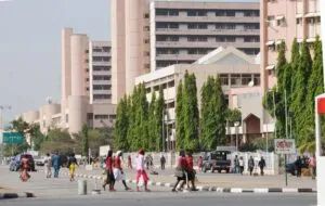 Federal Workers Demand ₦300,000 Minimum Wage 