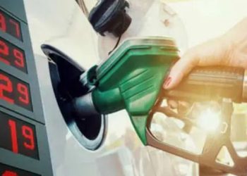 Crude Falls to $70 Per Barrel But Nigerian Marketers Maintain N1,200 Pump Price