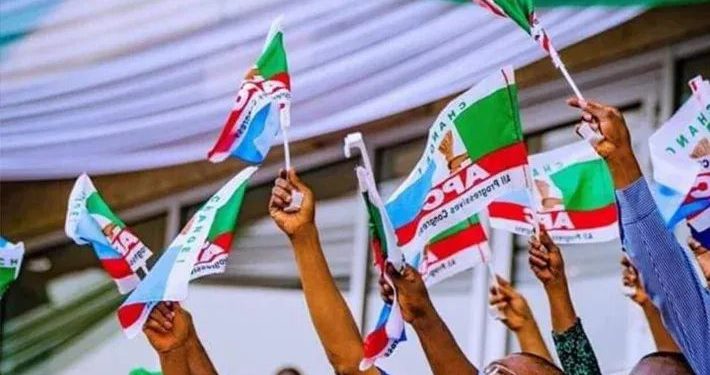 Kwara APC Loses 12 Ward Executives after Sen. Mustapha’s Exit