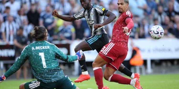 Liverpool Snatch Late 2-2 Against Newcastle United in EPL Opener