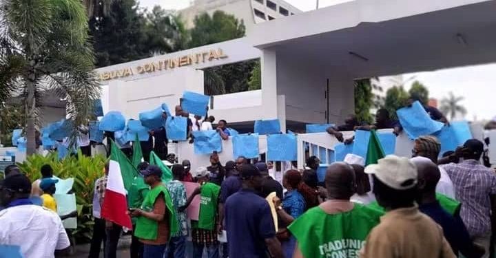 TUC Pickets Abuja Continental Hotel Over Alleged Anti-Labour Practices