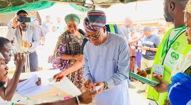 OsunDecides: Oyetola, Wife Vote, Hail Turnout