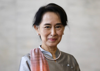 Myanmar Presents Detained Aung San Suu Kyi to Red Cross Amid Growing Health Concerns