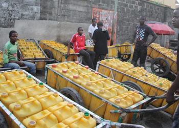 ‎Residents of Nasarawa Community Lament Rising Prices of Water Vendors