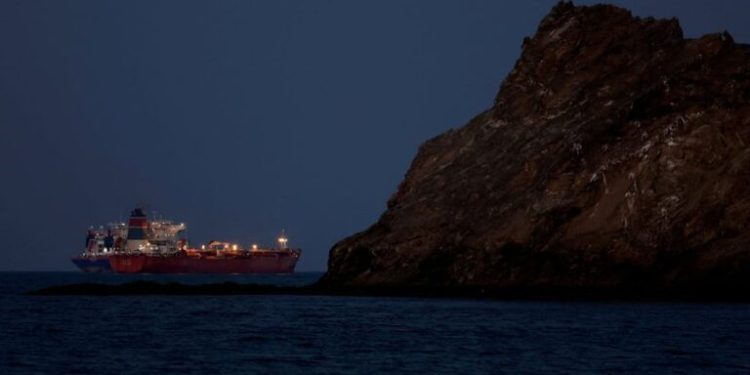 Iran, Oman Reach Deal to Restore Safe Shipping Through Strait of Hormuz 