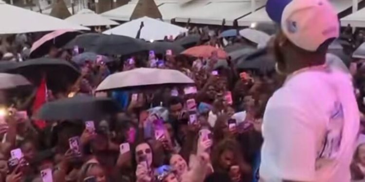 Davido Thrills Fans at Urbanova Fest Pre-Party in Toronto