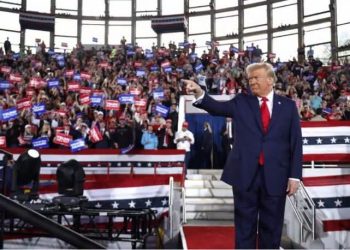 Trump Promises $5,000 Dividends If Republicans Win Midterm Elections