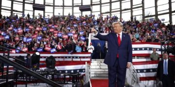 Trump Promises $5,000 Dividends If Republicans Win Midterm Elections