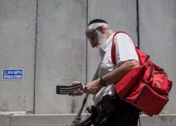 Former Shin Bet Official Warns Israelis to Bring Weapons to Synagogues During Yom Kippur Prayers
