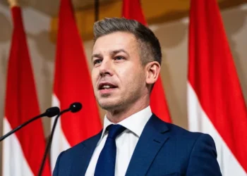 Hungary Parliament Lifts PM Magyar’s Immunity Over Theft Probe