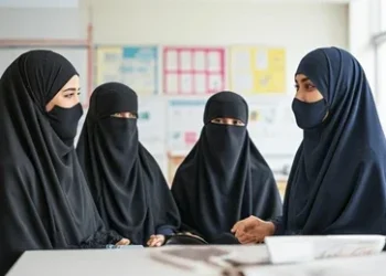 Italy Bans Burqas in Schools, Limits Number of Foreign Students Per Class