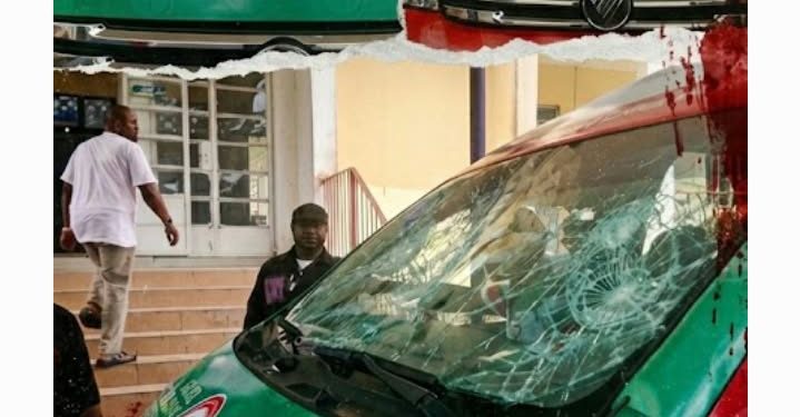 2027: Tension in Calabar as Suspected APC Thugs Open Fire on PDP Convoy