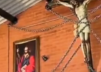 Church Chains Jesus’ Statue to Prevent Another Fall After Killing Ecuadorian Priest