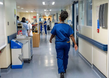 Senior Doctors in England to Strike for Two Days Over Pay Dispute ‎